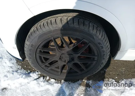 2021 Land Rover Range Rover Sport Svr/Svr Carbon Edition from USA, damaged, VIN SALWZ2RE2MA765097